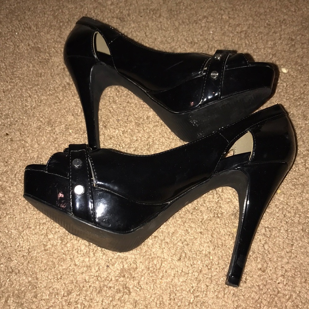 G by guess black pumps - Picture 2 of 4